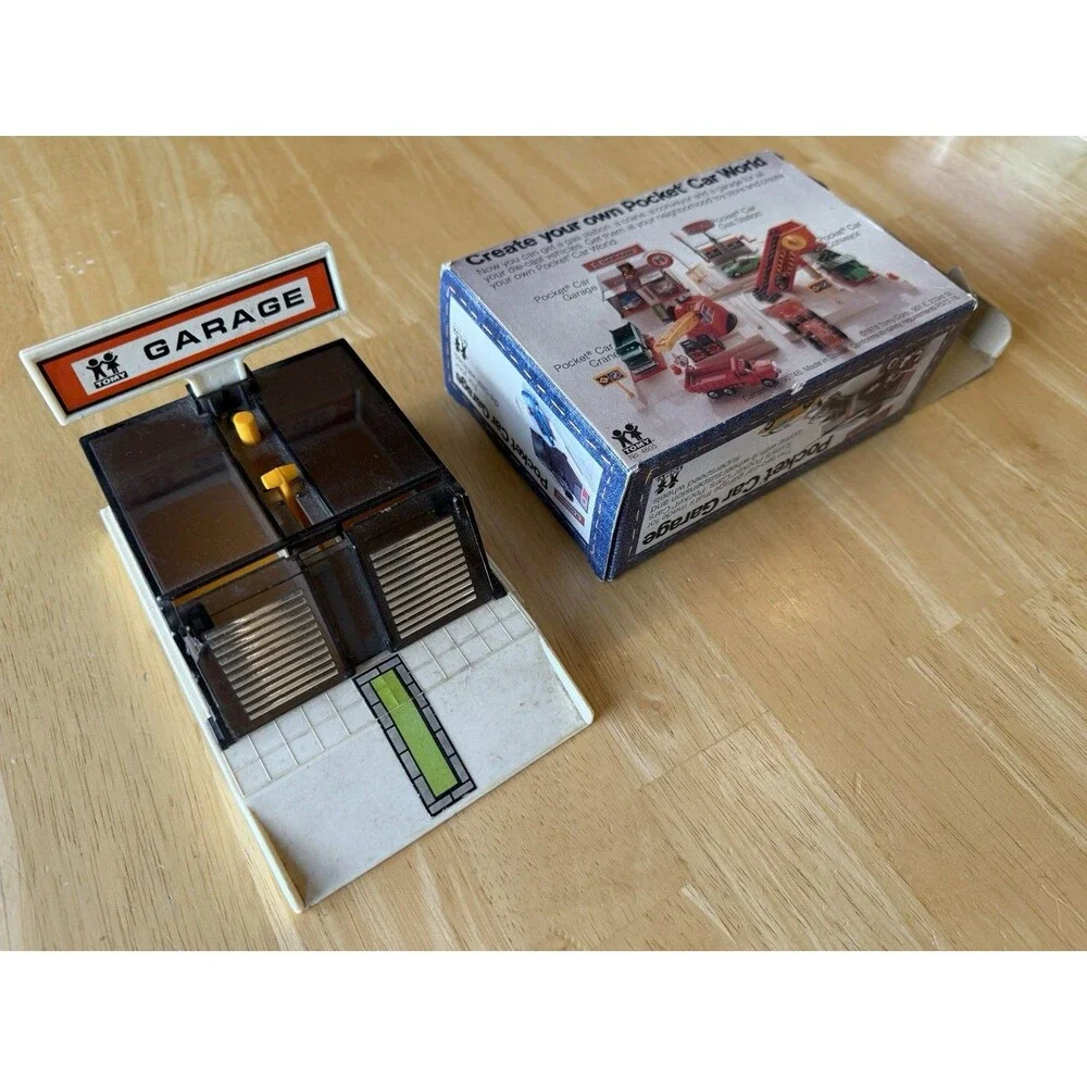 Vintage Tomy Pocket Cars Pocket Car Garage Play Set Plastic, MPN 4605